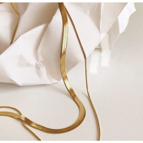 18K Gold Plated Double Layered Chain Stacked Necklace Herringbone Snake Chain - Picture 2 of 8